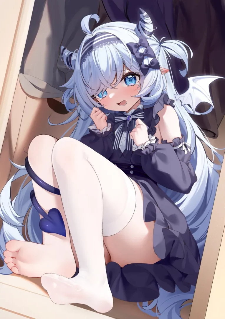 萌酱嘘嘘时,那个地方被蚊子叮了个包...