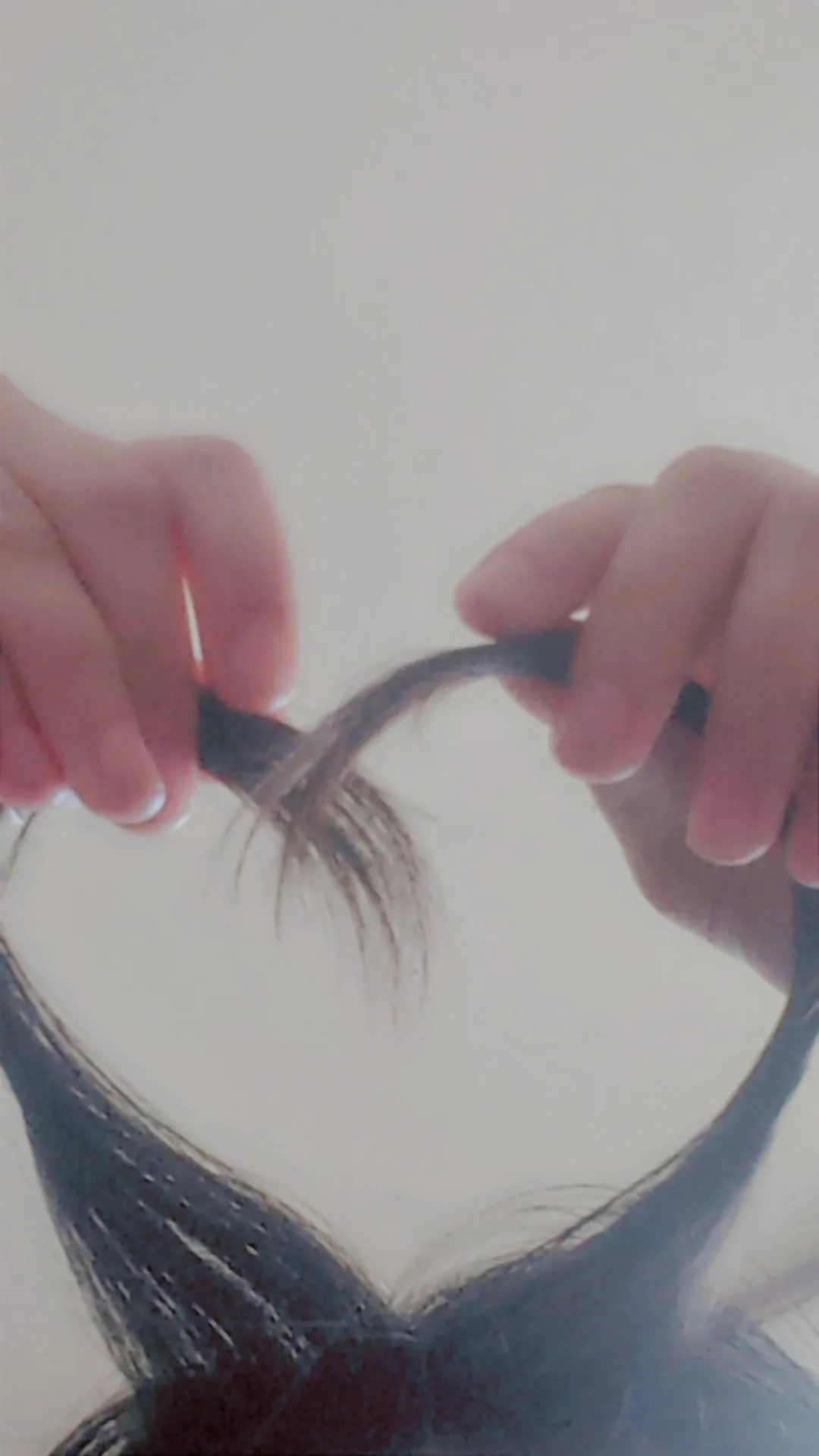 萌酱刚洗完头发...你想闻闻？哒咩哒咩！o(≧口≦)o