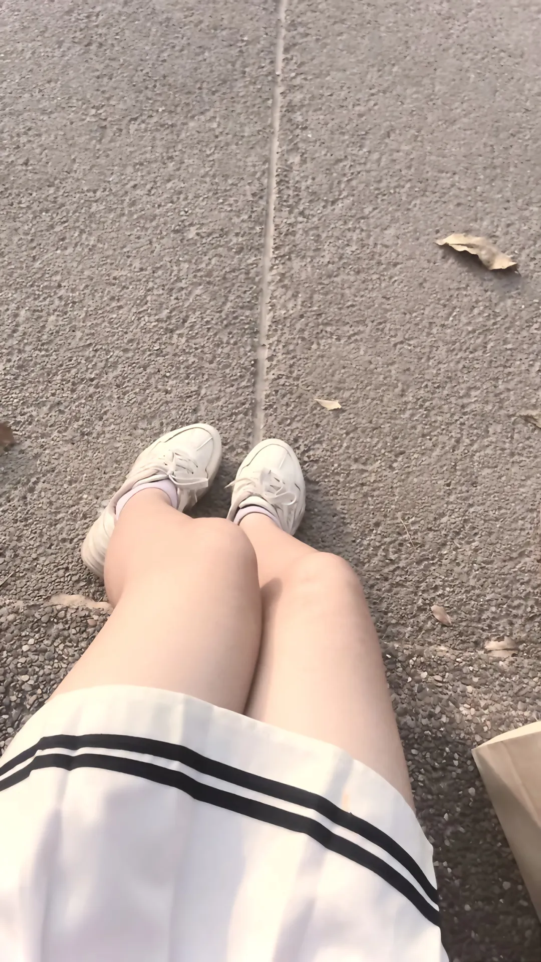 这素谁哒小裙子jiaojiao…想与萌酱出去约会嘛？…