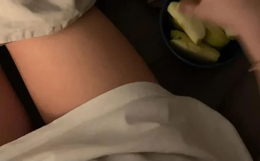 想吃嘛?萌酱才不给你!…