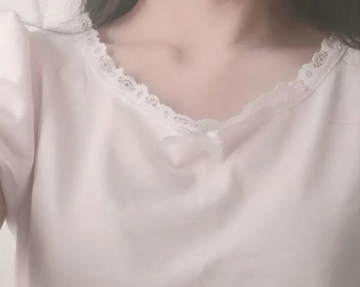 完了呀竟然没人相信萌酱是贫乳钢板,我还得自拍自证?